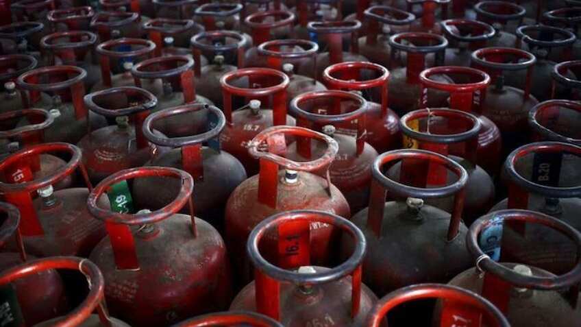 LPG cylinder price update: No change in prices! Check latest rates in Delhi, Kolkata, Mumbai, Chennai 