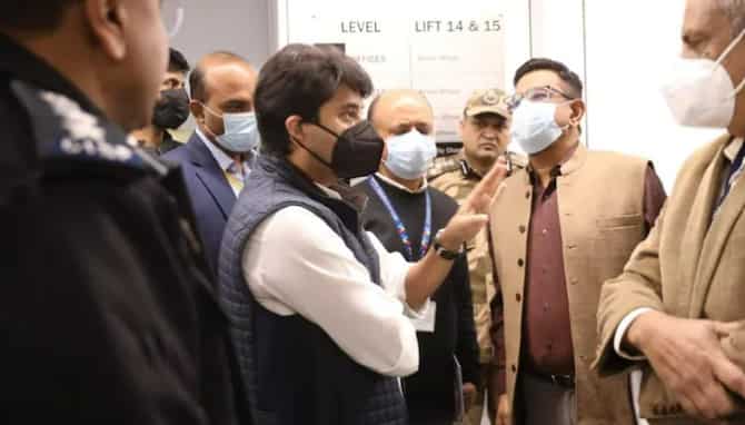 Delhi: Aviation Minister Jyotiraditya Scindia Visits Delhi Airport For Surprise Inspection After Complaints