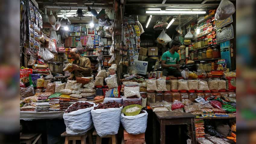 Analysts heave sigh of relief as inflation falls below RBI’s 6%-mark; says IIP contraction bigger cause of concern