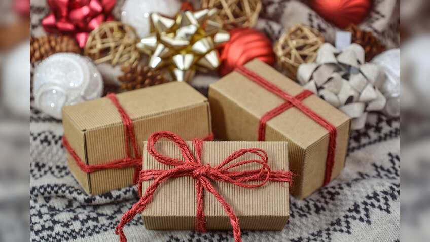 Secret Santa Gift Ideas 2022: Your guide to play traditional Christmas game | List of affordable gifts, Santa Claus gifts