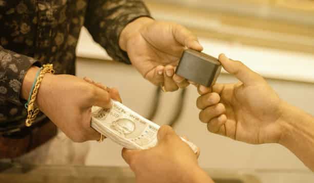 Buying gold? Check pros and cons of investing in digital or physical forms – experts recommend best method for investment