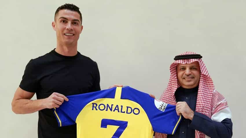Cristiano Ronaldo signs with Saudi Arabian club Al Nassr, becomes highest-paid football player in history: Check salary, contract details
