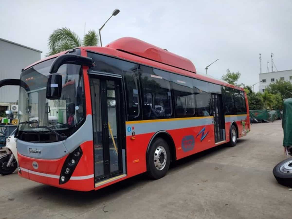 E-bus tender discovers 29 pc lower price than
