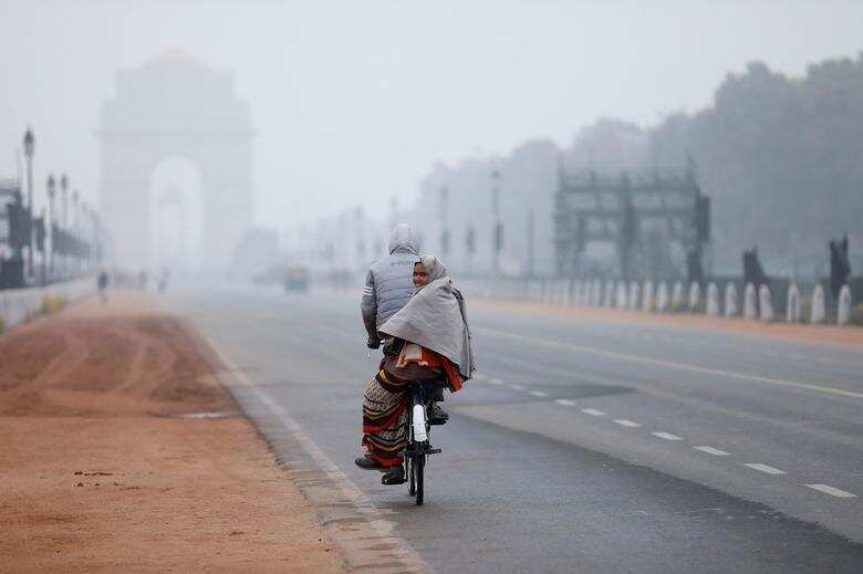 Weather Update: Delhi NCR region in grip of severe cold wave; temperature drops below 2 degrees Celsius
