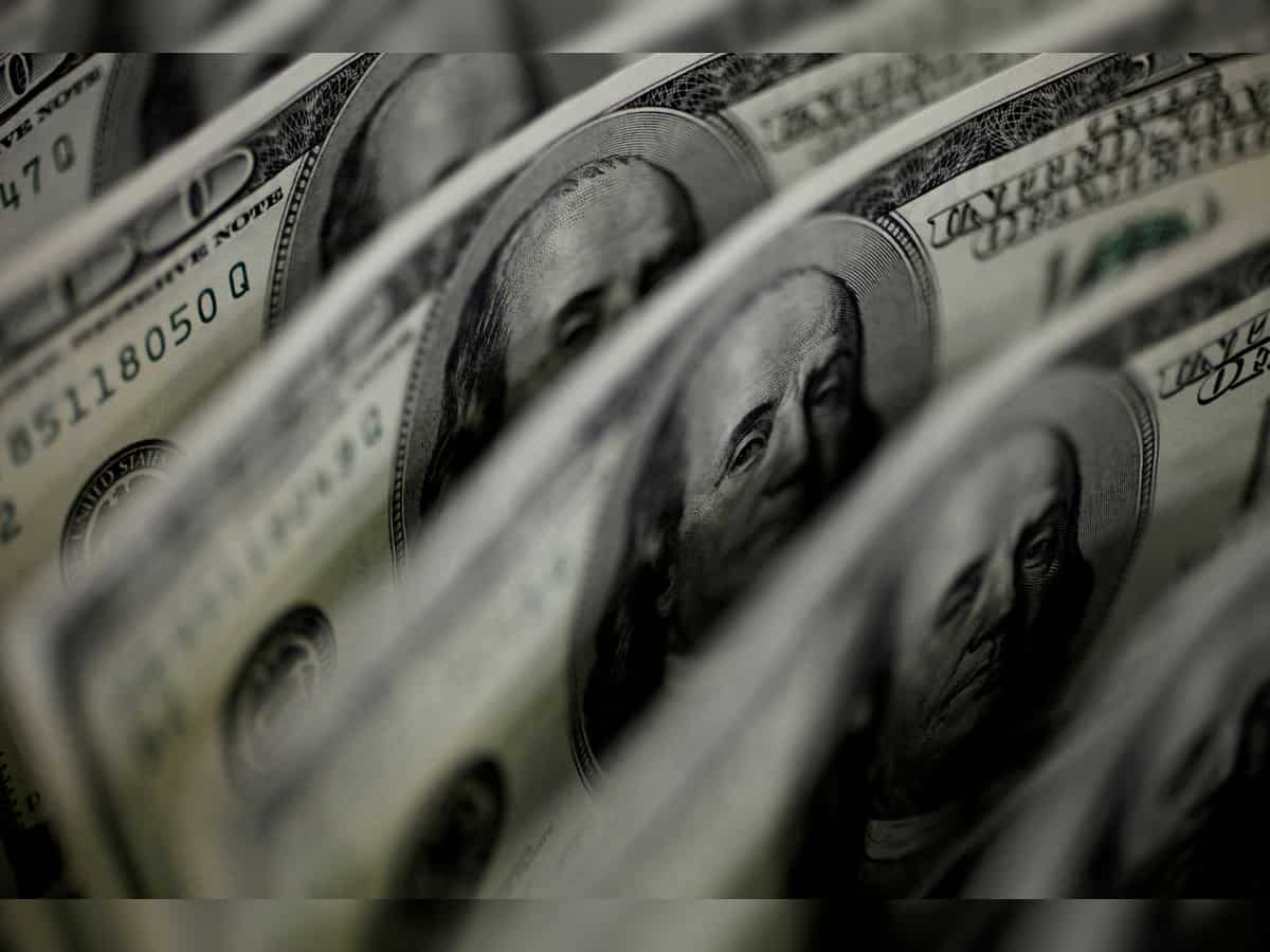 FII outflow reaches Rs 21,465 crore in 15
