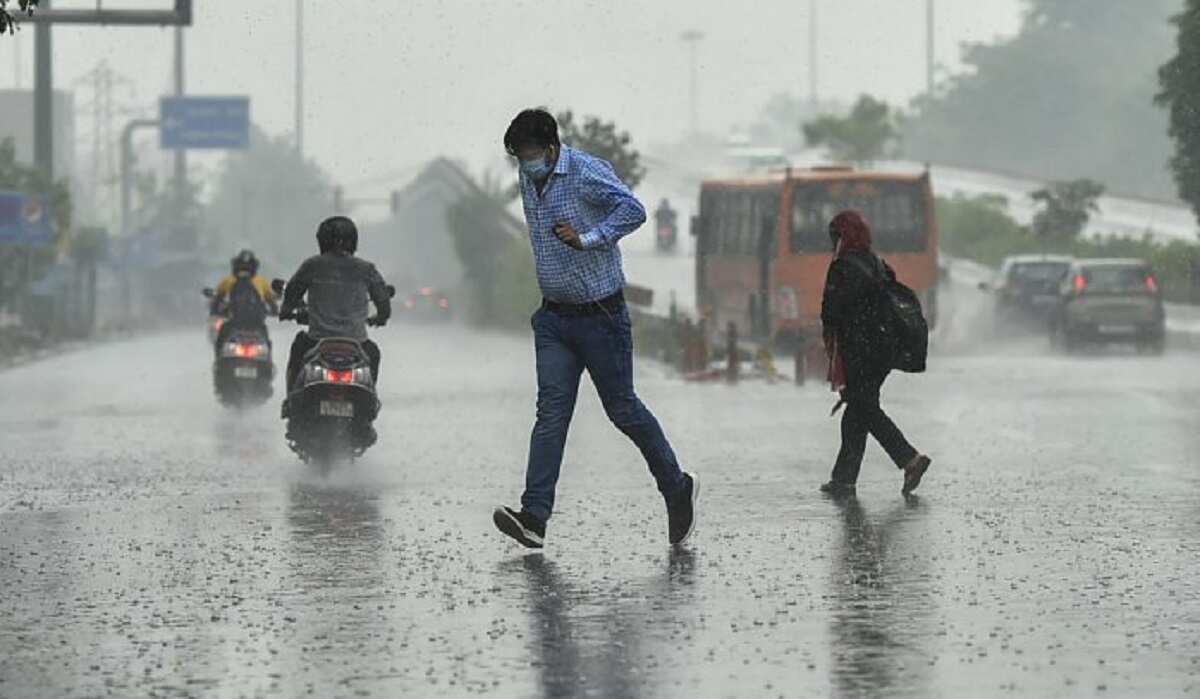Delhi Weather Forecast Temperature Rain Hailstorm To Lash National