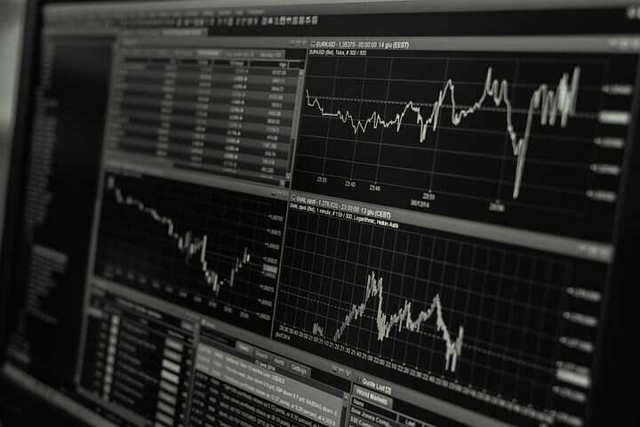 Share Market HIGHLIGHTS: Sensex ends 354 pts below day's high on F&O expiry day, Nifty sinks below 17,550