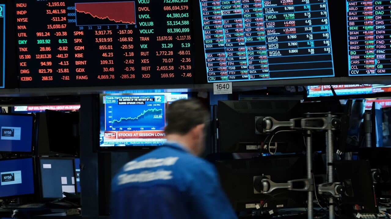 Power Breakfast: Dow, Nasdaq Slip As Fed Minutes Signal More Rate Hikes ...