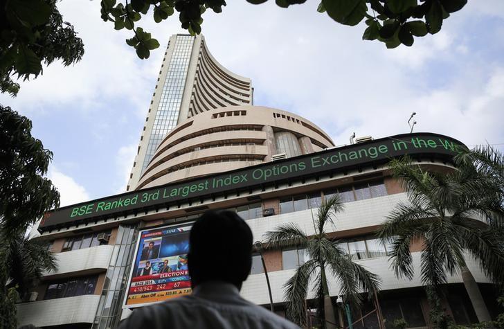 Top Gainers & Losers: HDFC Life, Sun Pharma rise most among blue-chip stocks; BPCL drops