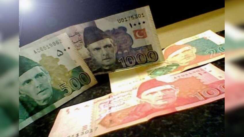 Pakistan rupee falls all-time low against US dollar