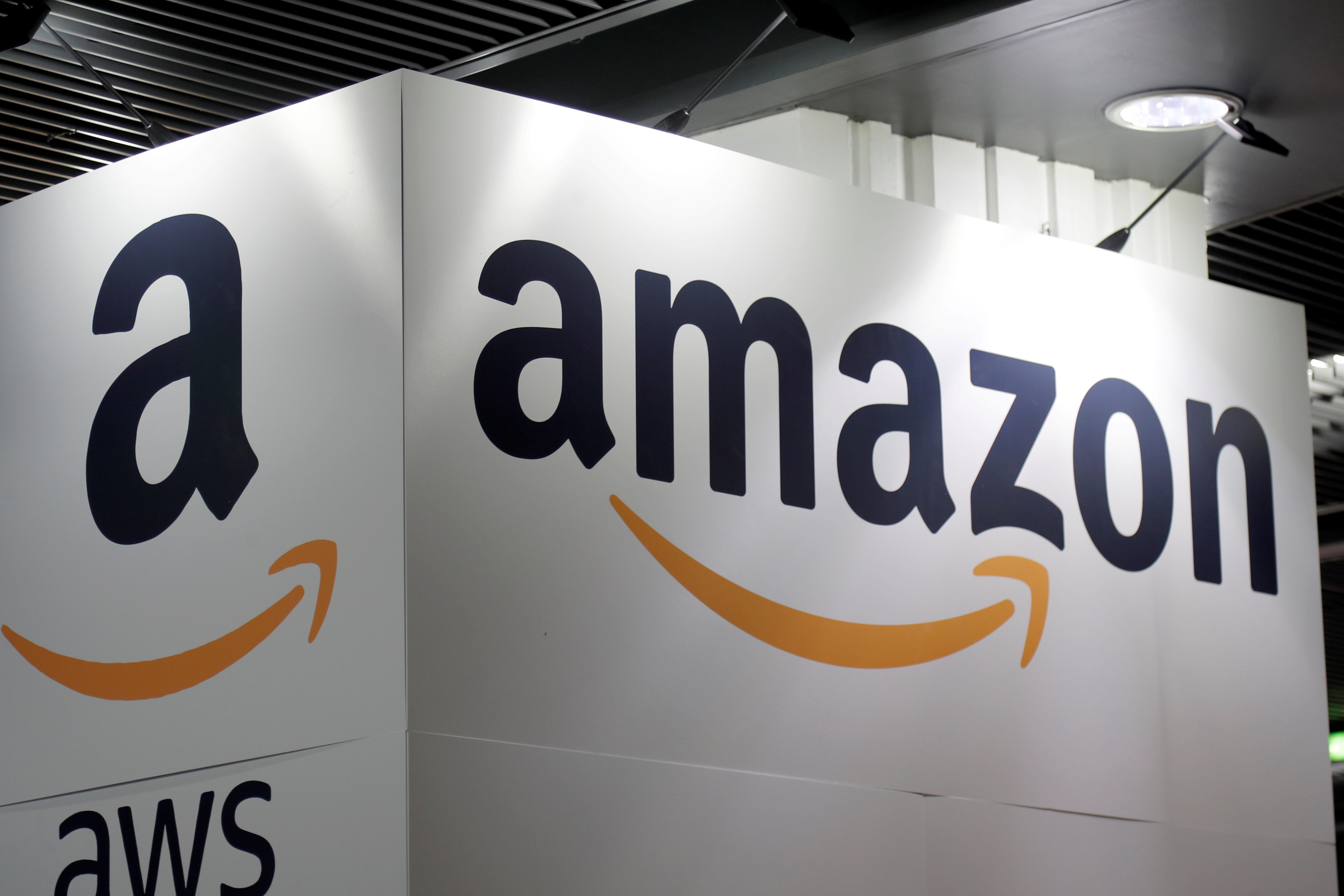 Amazon plans to reduce employee stock awards after