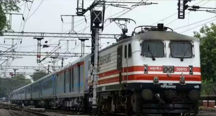 Read more about the article Indian Railways to run 217 special trains for 4,010 trips to meet demand during summer season