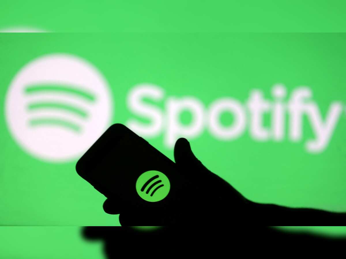 Spotify users can now share music, podcasts on
