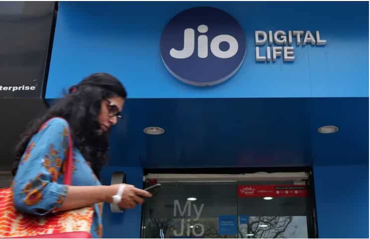 Reliance Jio Q4: Net profit grows 1.7% QoQ to Rs 4,720 crore
