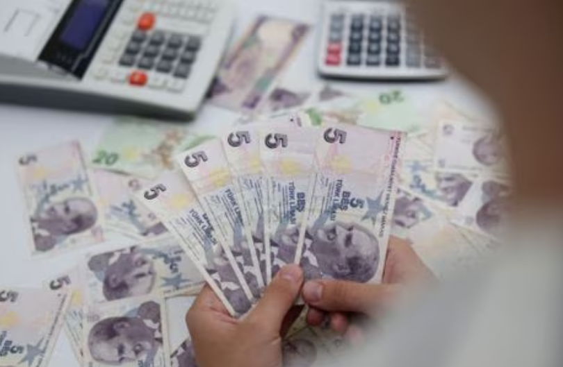 Turkey's stocks and dollar bonds tumble as Erdogan in pole position for runoff