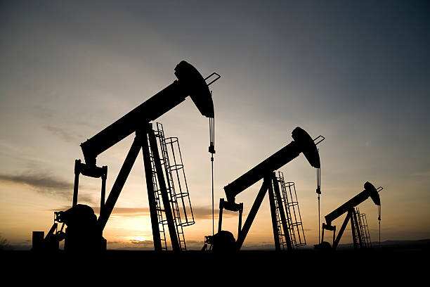 Crude oil prices settle down 1%; strong US data boosts dollar
