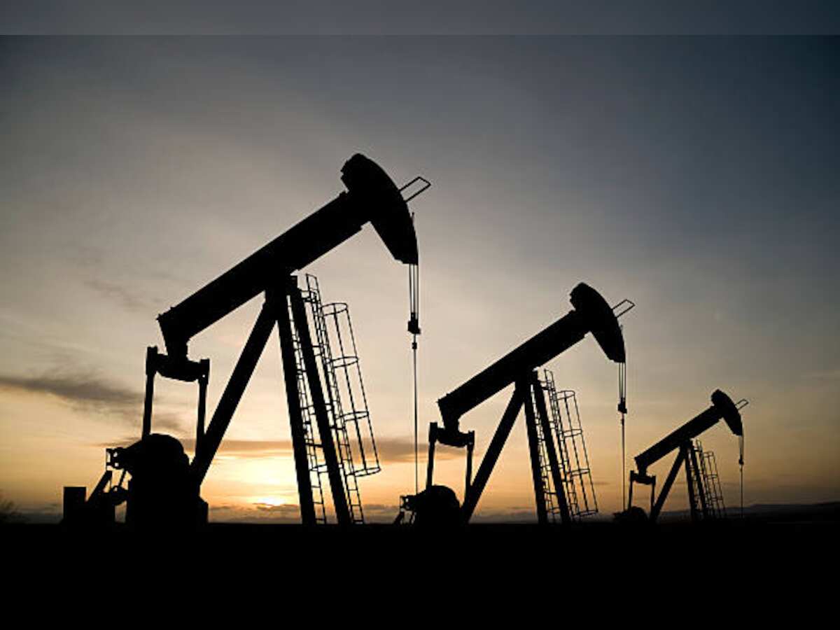Crude oil prices settle down 1%; strong US data boosts dollar