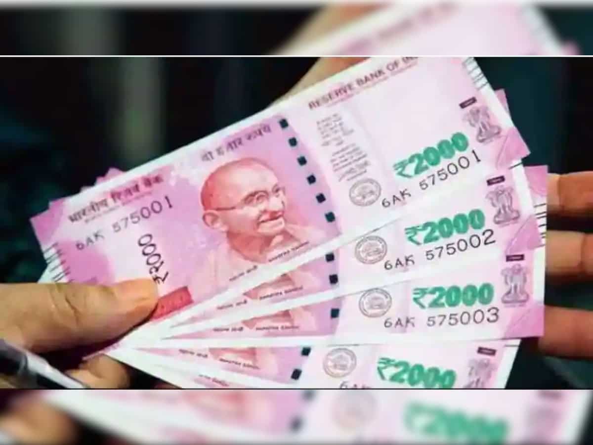 Rs 2,000 currency note to be withdrawn: Banks told to stop issuing immediately; notes can be exchange or deposit till Sept 30, says RBI
