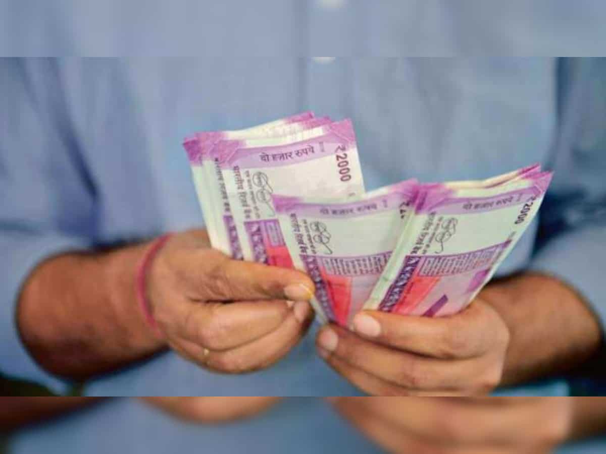 Rs 2,000 notes withdrawal will help curb black money to 'great extent': Former RBI DG