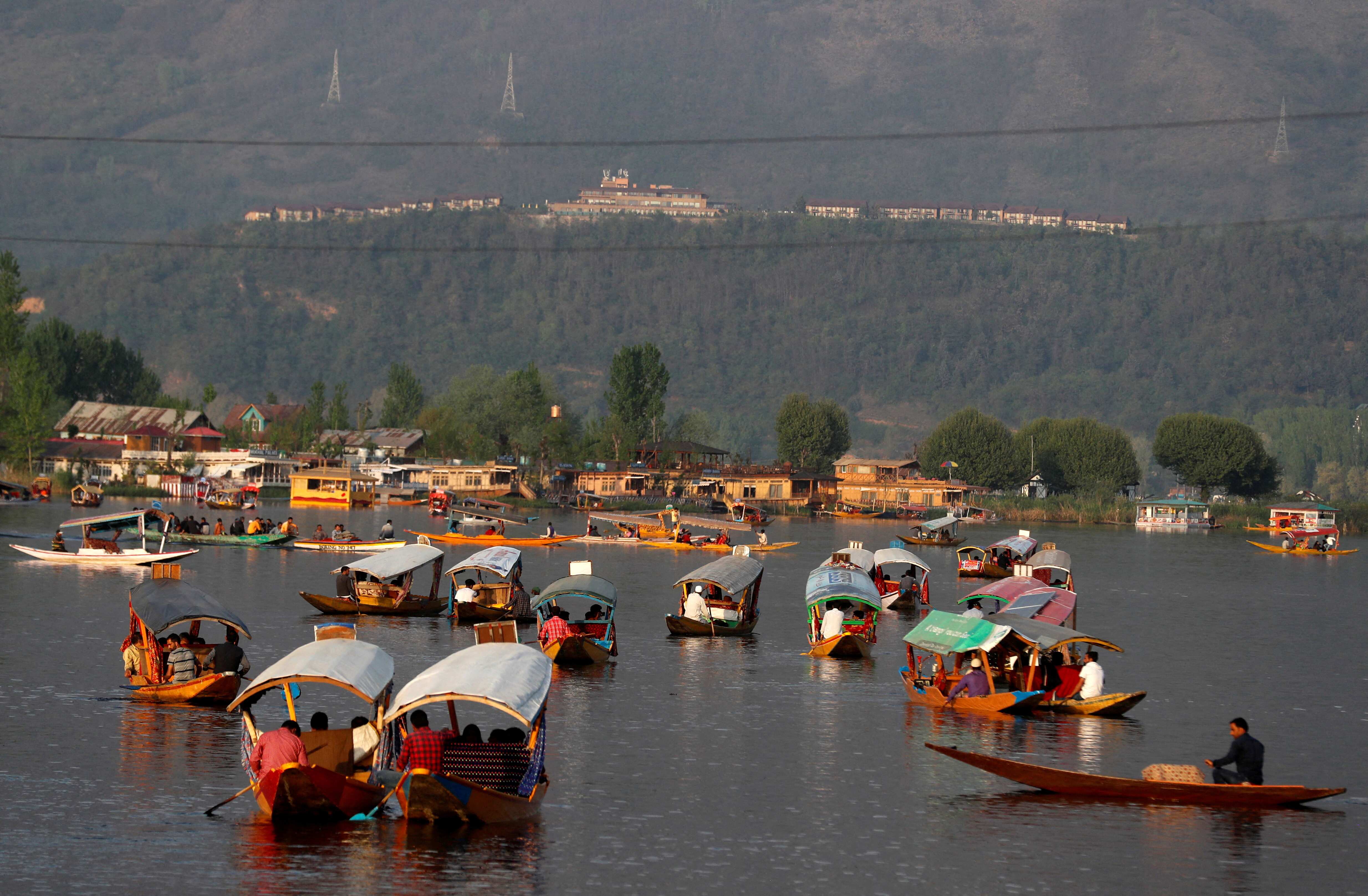 Weather Update: Bright sunny climate likely in J&K in next 24 hours | Zee  Business
