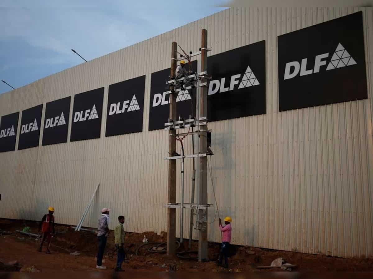 DLF scales a series of 52-week highs; should you wait before picking for long term?