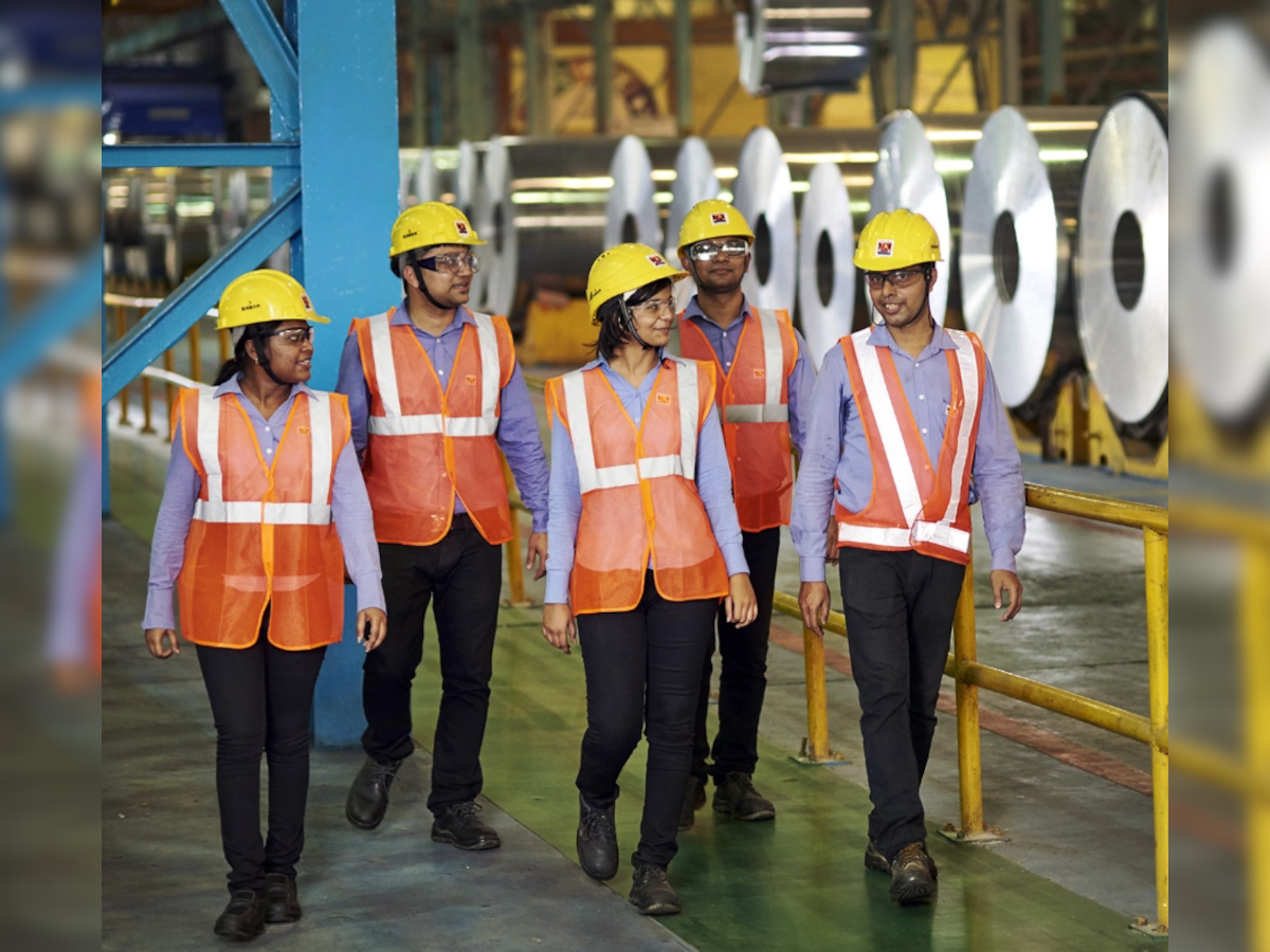 Hindalco Industries reports 37% YoY drop in Q4 PAT, announces 300% dividend for FY23