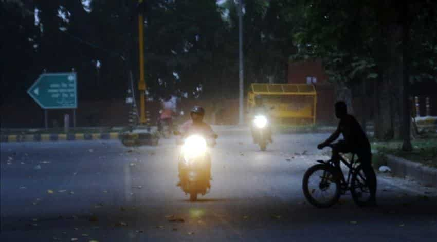 Delhi Weather Today: Light Rainfall, Strong Winds Provide Relief To ...