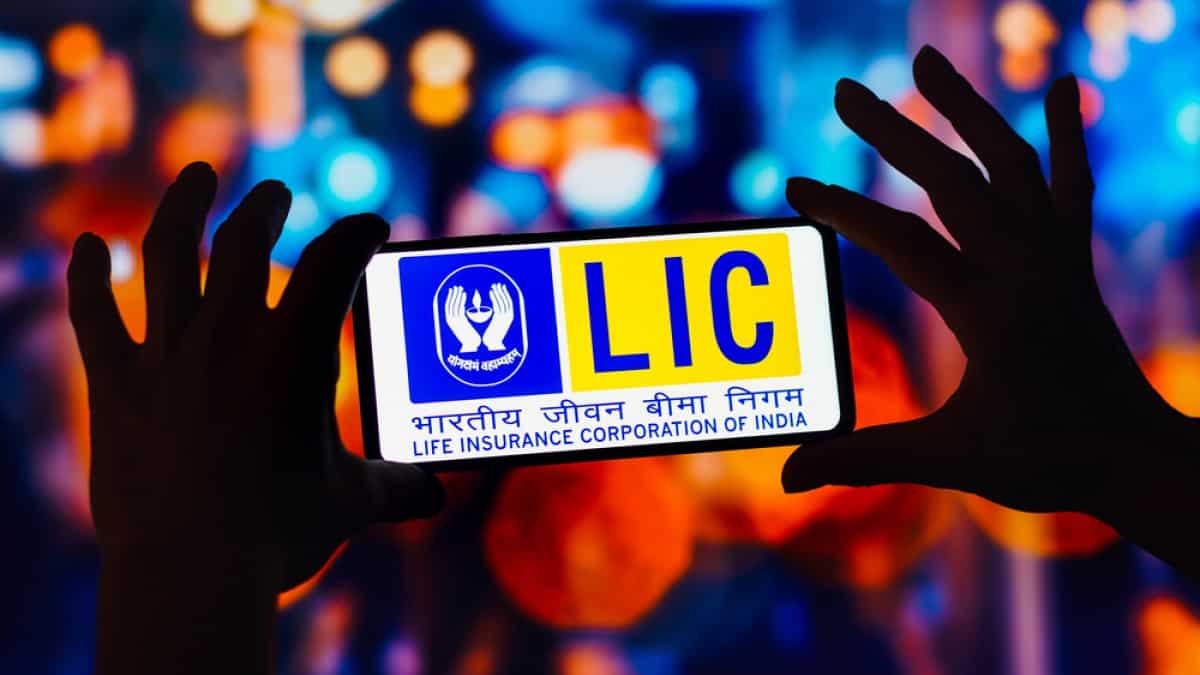 LIC #39 s Impressive Market Cap and Profits Revealed WATCH VIDEO Zee LIC #39 s Impressive Market Cap and Profits Revealed WATCH VIDEO Zee
