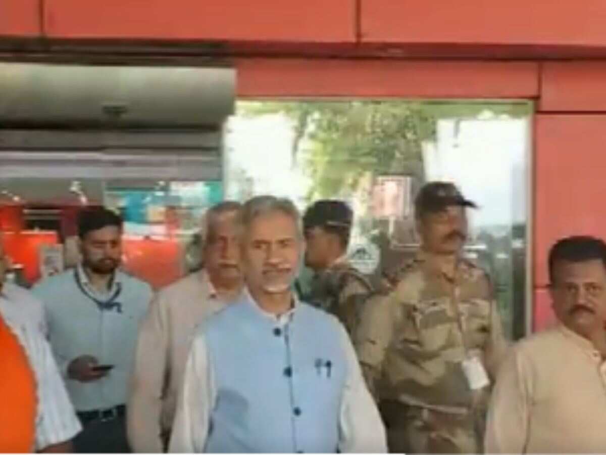 EAM Jaishankar arrives in Gujarat on two-day visit