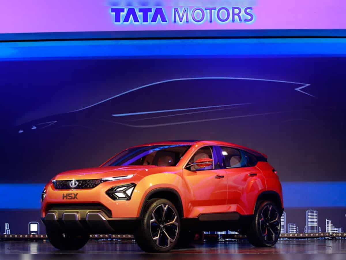 Moody's upgrades outlook on Tata Motors to positive