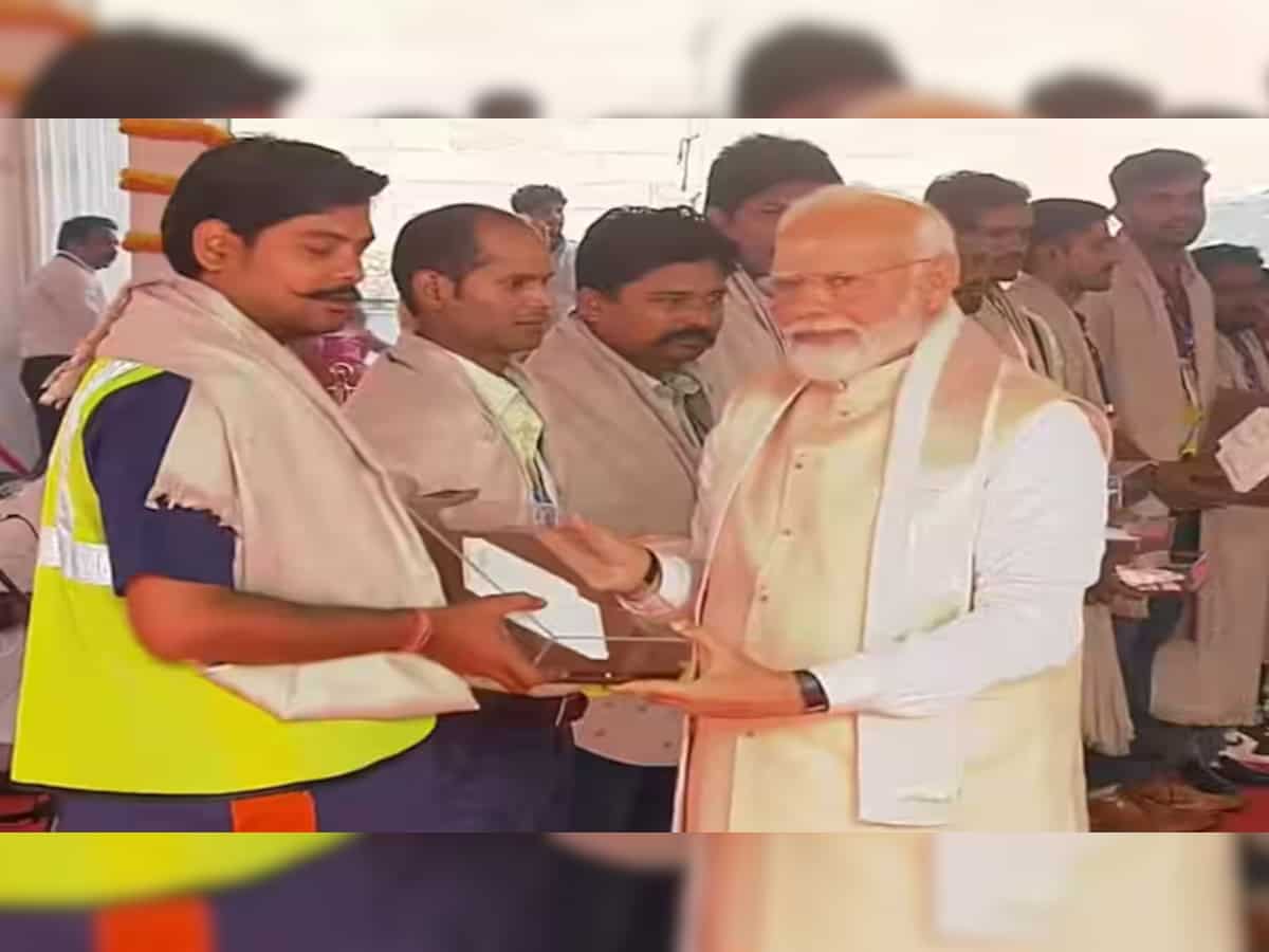 PM Modi felicitates labourers during new Parliament's inauguration ceremony; who are these labourers