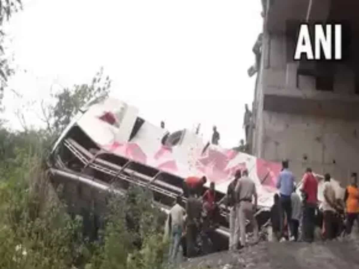 8 killed, 20 injured as bus falls off bridge in Jammu