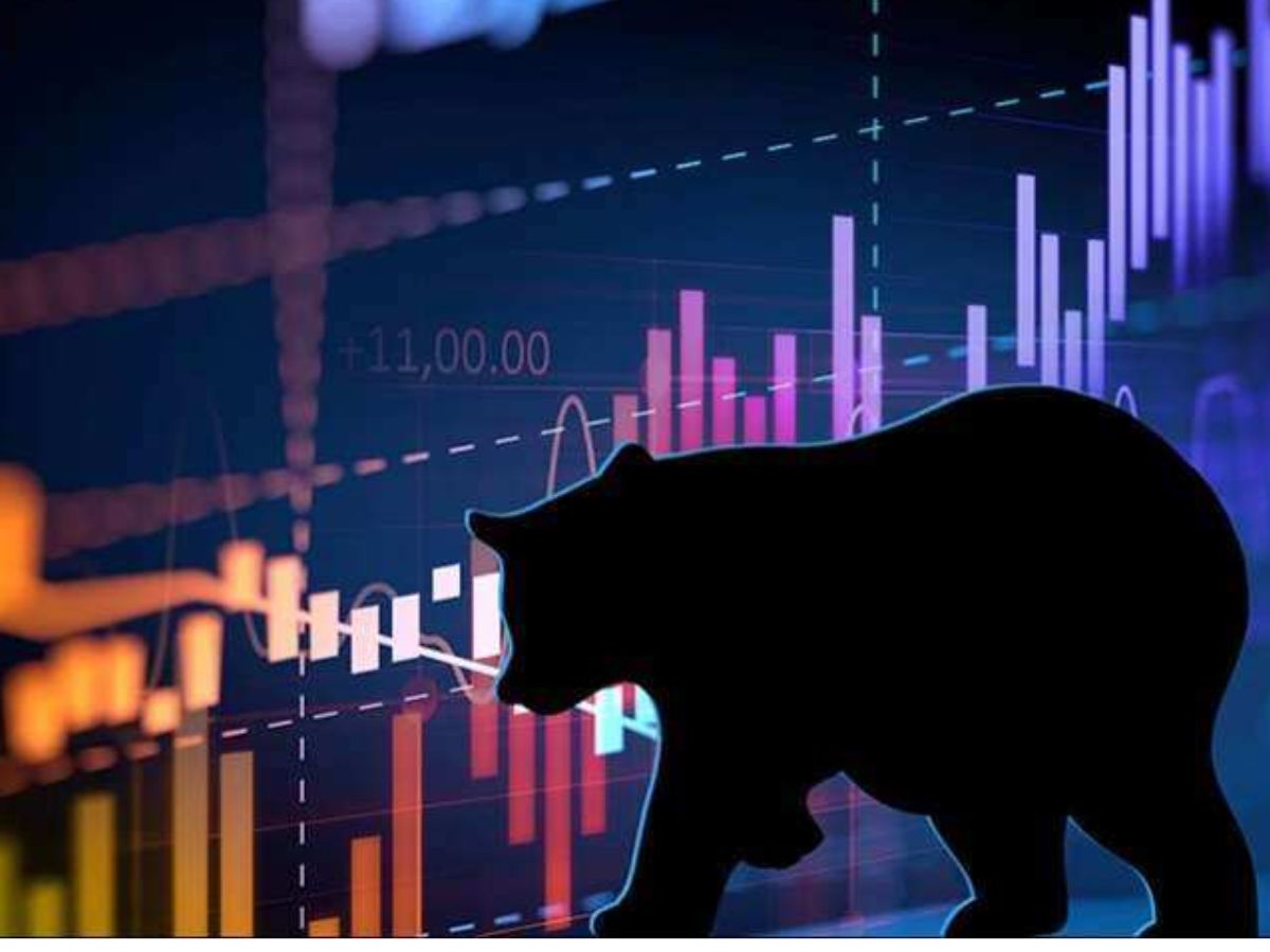 Share Market HIGHLIGHTS: Sensex ends 347 pts lower, Nifty gives up 18,550 as D-Street halts 4-day winning run