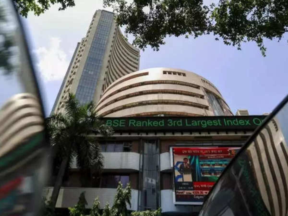 FINAL TRADE: Indices end lower for second day; Sensex declines 194 pts, Nifty settles at 18,488