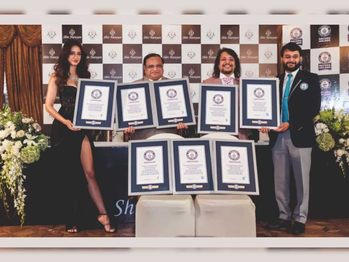 Shiv Narayan Jewellers makes history by achieving 8 Guinness World Records titles