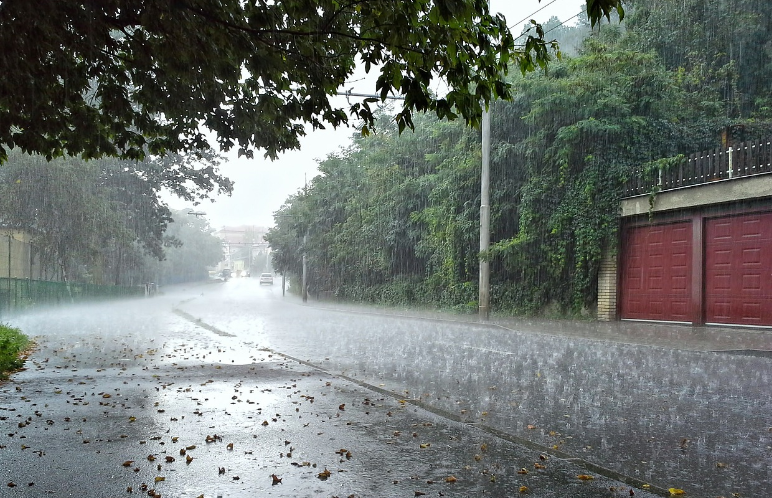 Delhi records minimum temperature of 23.9 deg C