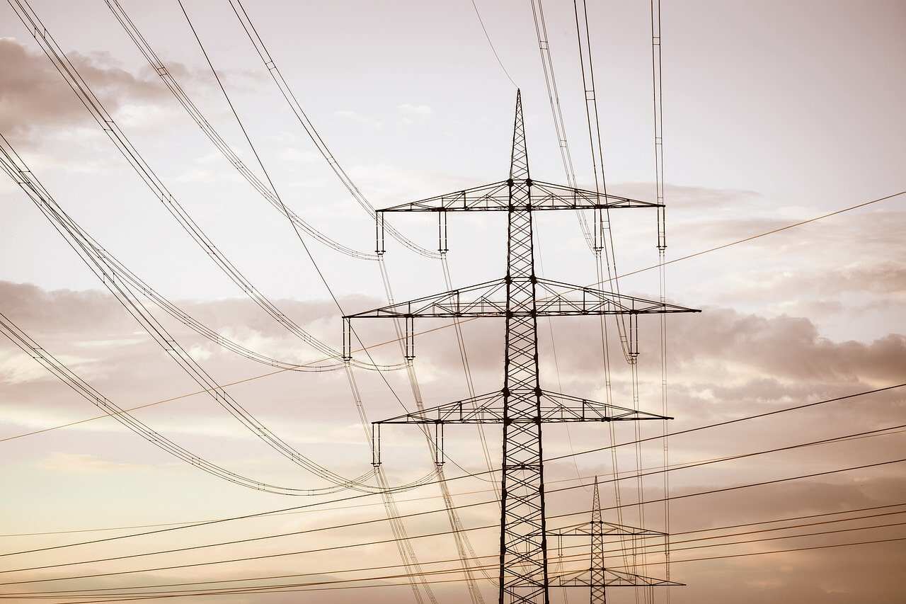 Read more about the article Power trading: Govt asks regulator CERC to begin the process for coupling power exchanges
