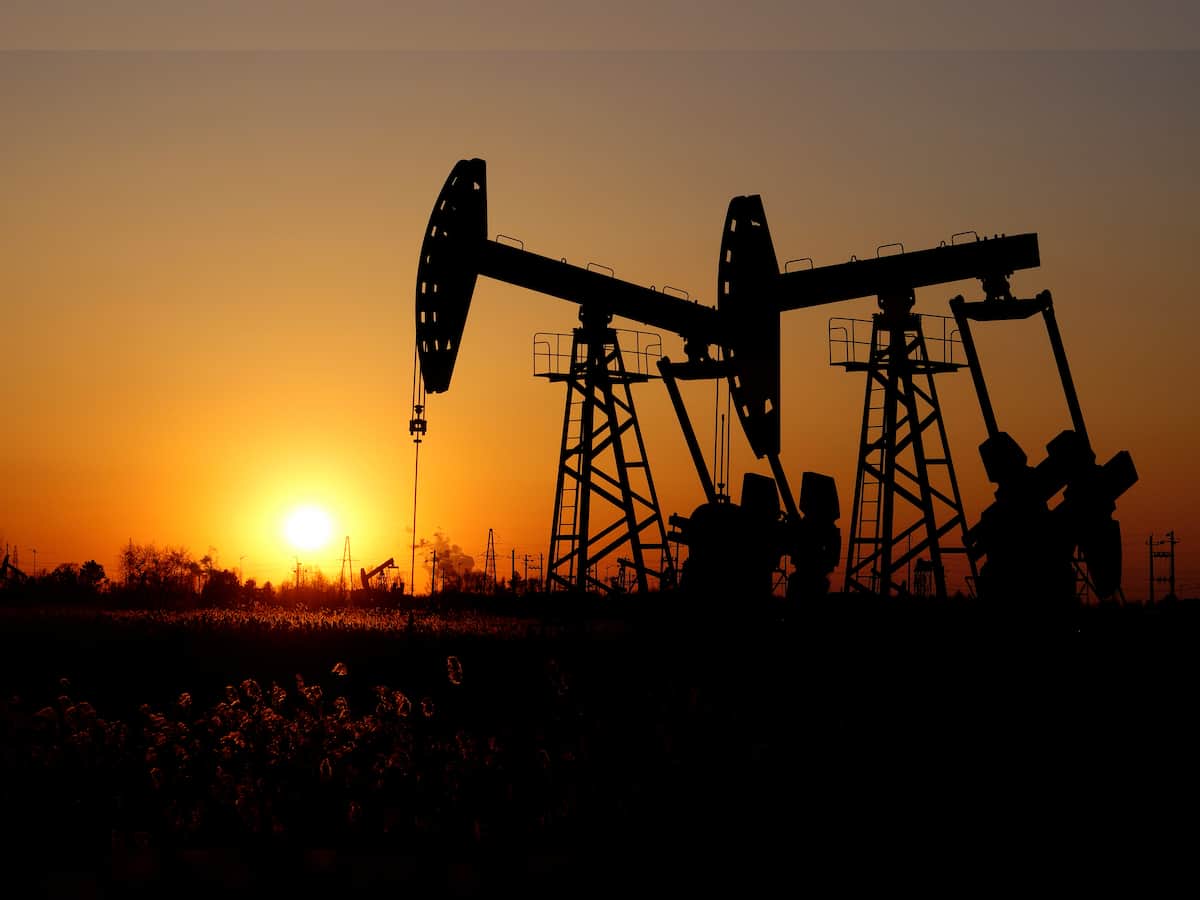 Crude oil edges lower ahead of US Federal Reserve meeting this week 