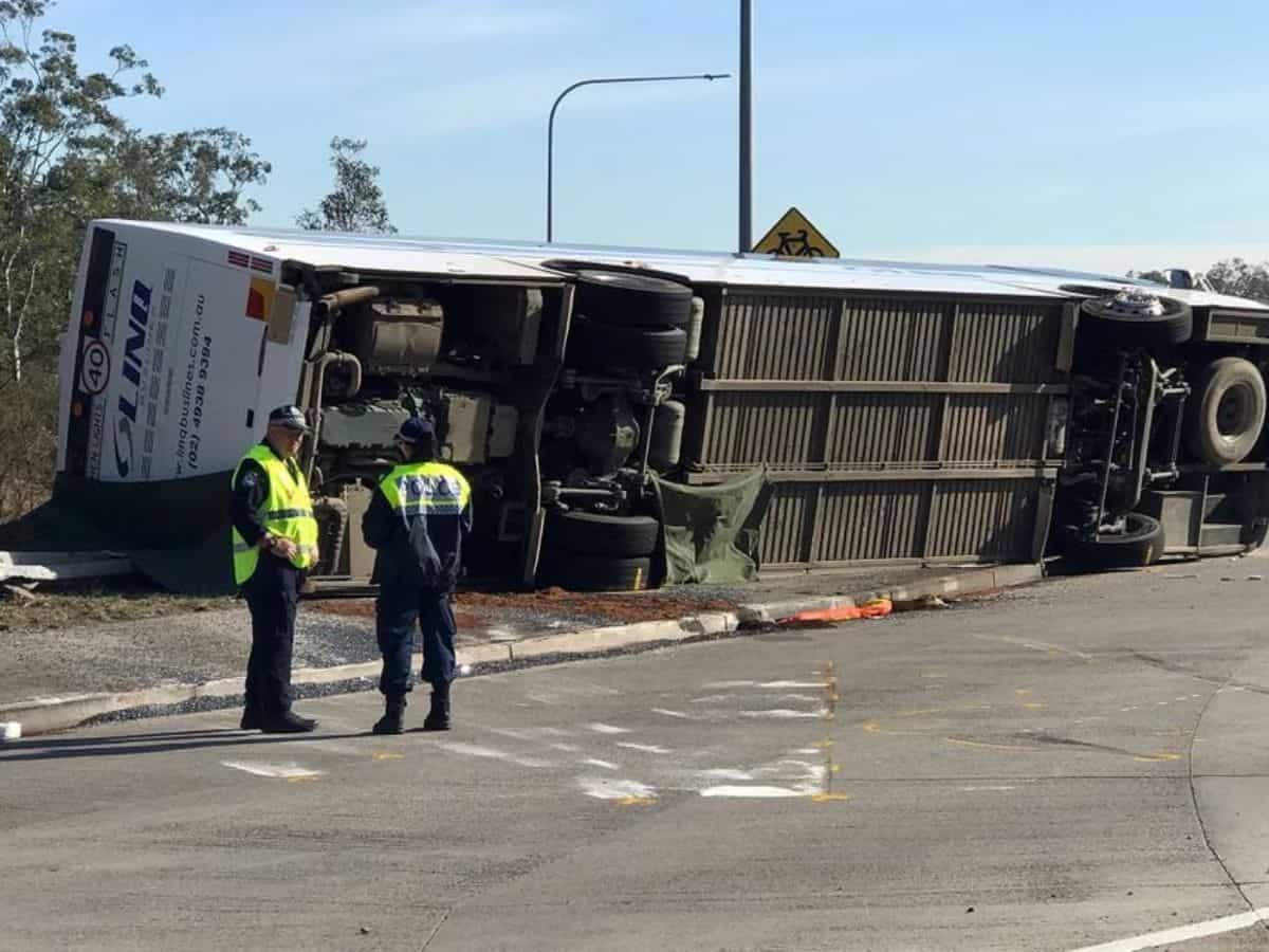 Wedding bus crash in Australia kills 10