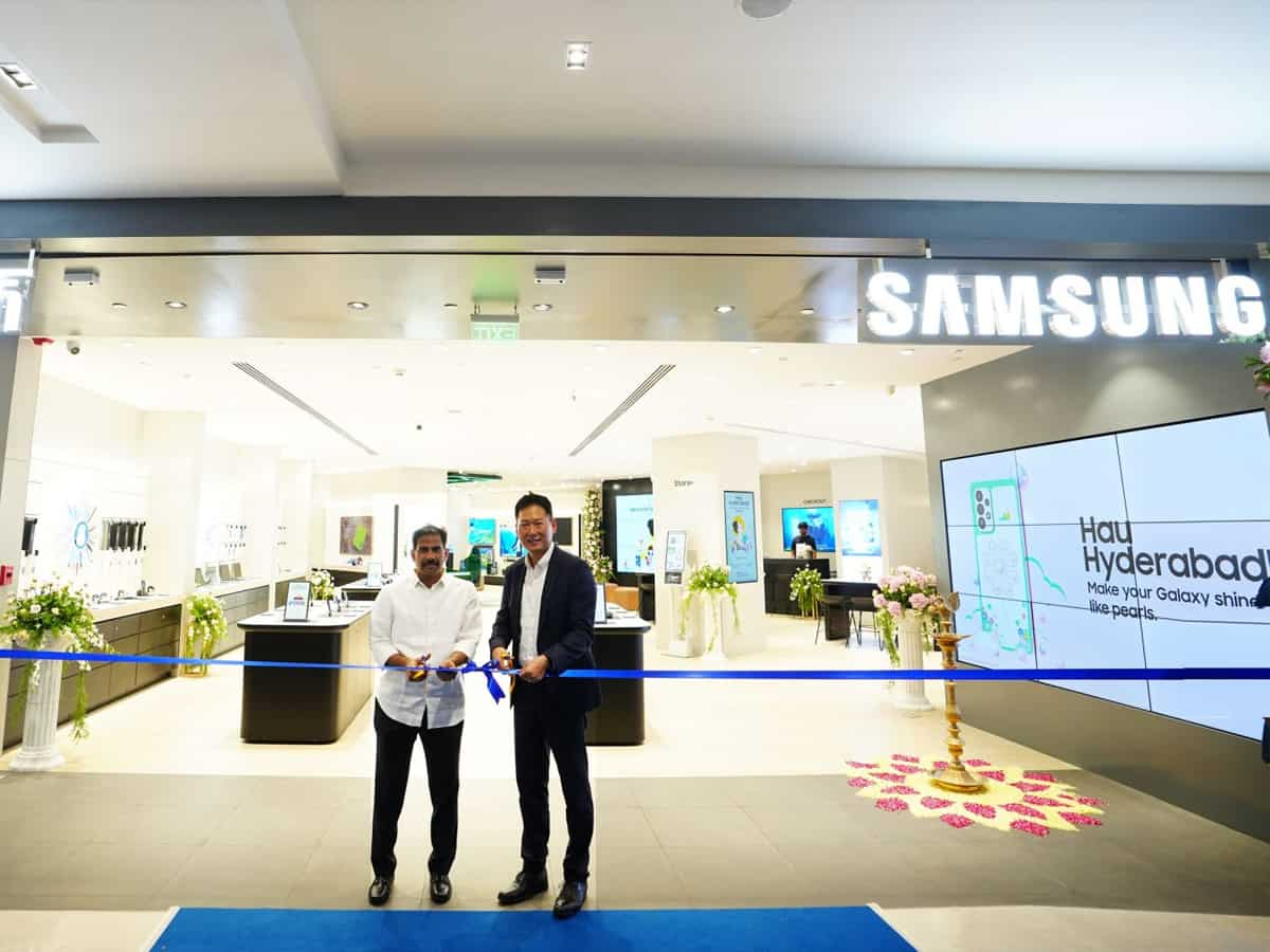 Samsung inaugurates its largest premium experience store in Telangana - Check discounts and offers available