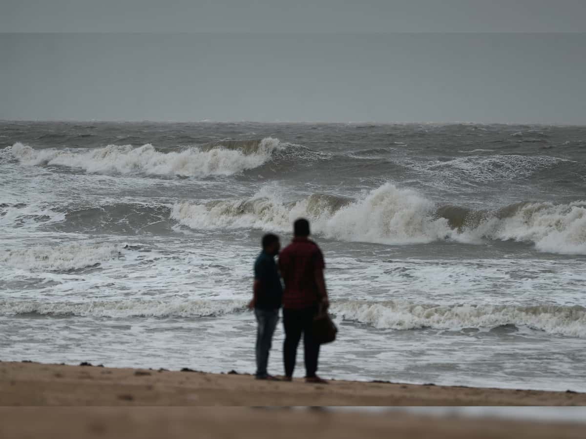 Pakistan braces for cyclone Biparjoy's landfall
