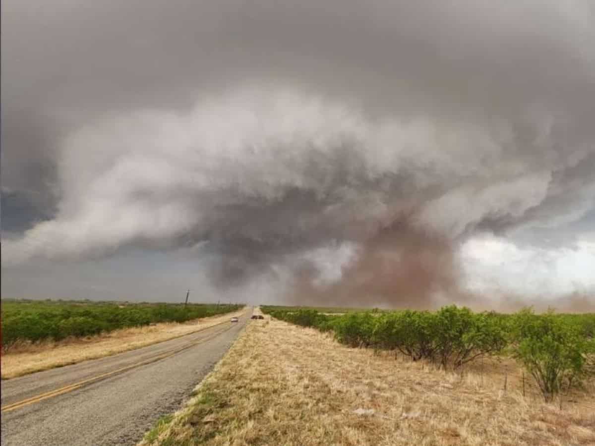 Tornado causes widespread damage in Texas Panhandle town