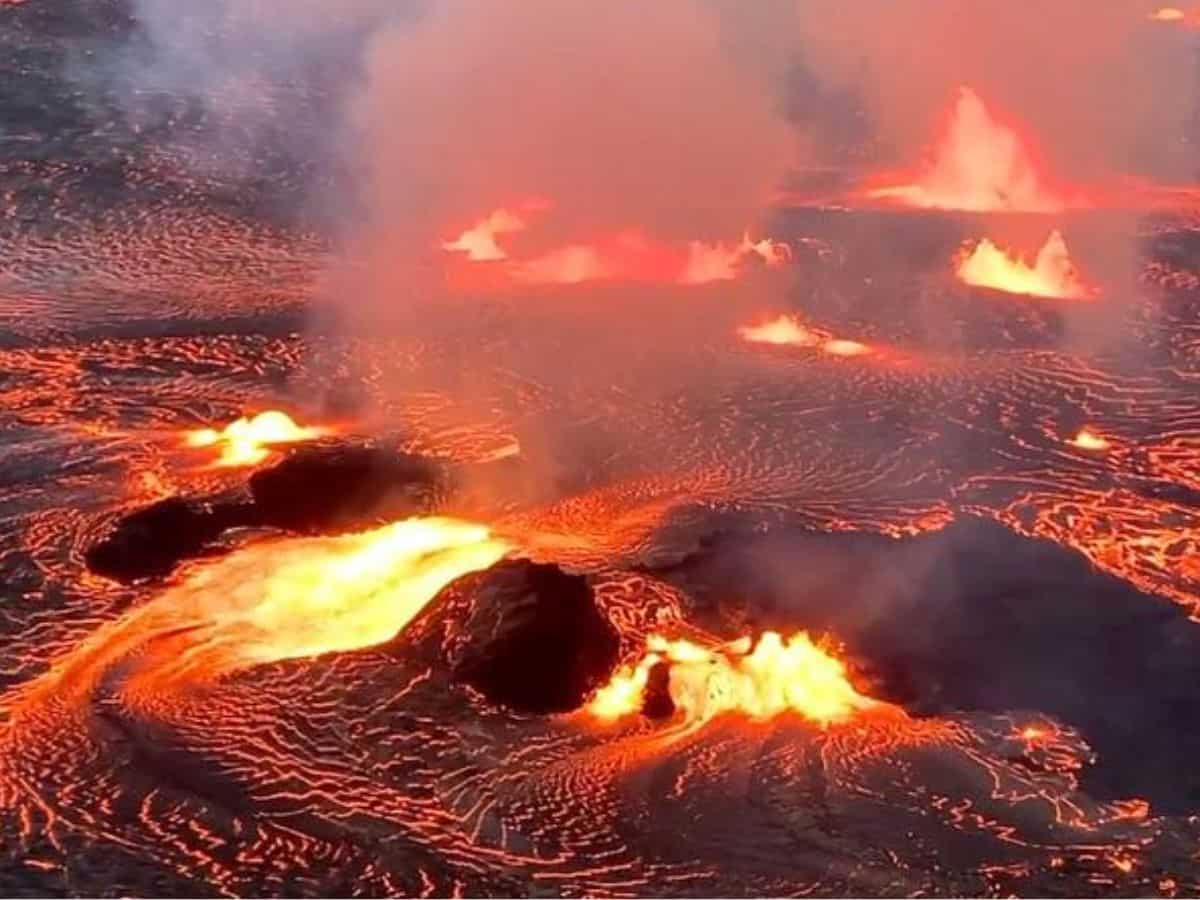 Hawaii volcano stops erupting, putting an end to stunning lava show | Zee  Business