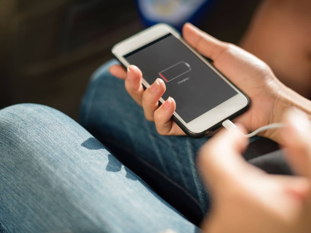 Follow these tips to improve battery life of your smartphone