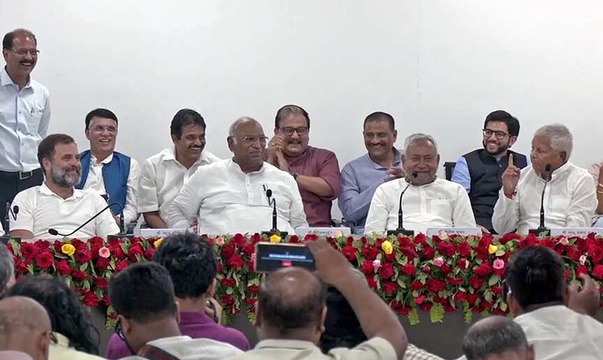 Read more about the article Patna Opposition meet: Leaders relish ‘litti-chokha’, other delicacies from Bihar