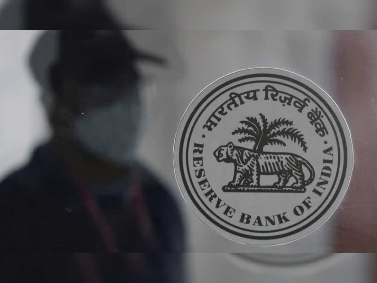 RBI imposes penalty on J&K Bank, Bank of Maharashtra, Axis Bank