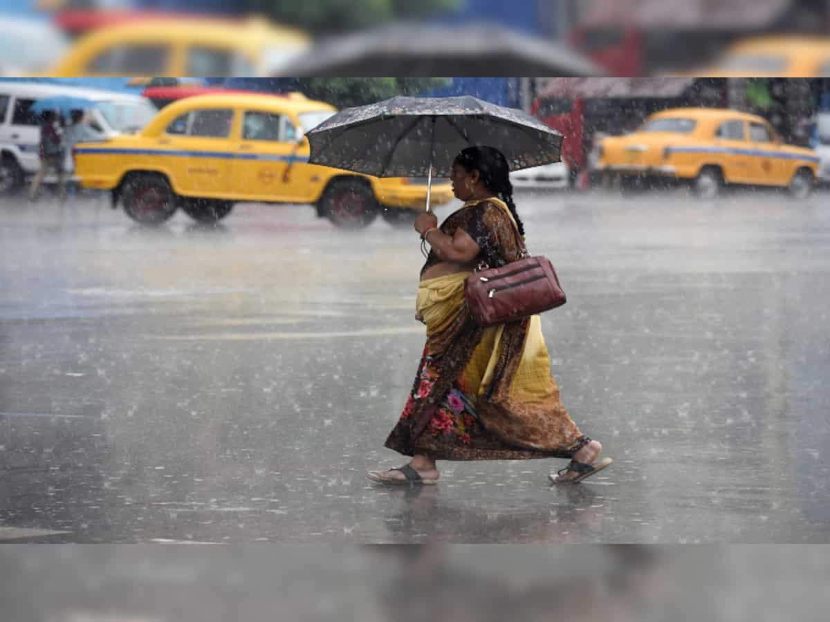 Monsoon covers Delhi, Mumbai simultaneously for the first time in 62 years | Zee Business