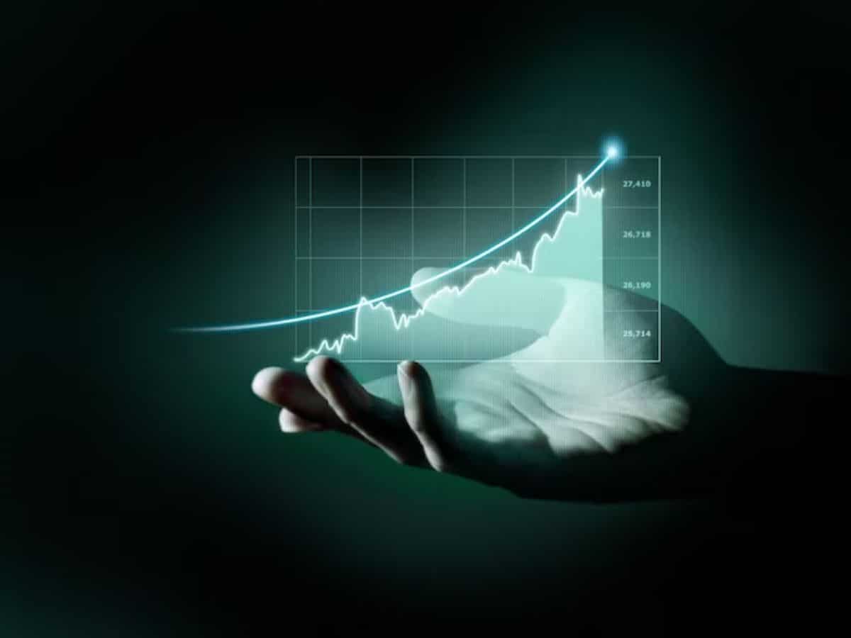 Share Market HIGHLIGHTS: Nifty ends lacklustre session 26 pts higher at 18,691, Sensex down 9 pts; ICICI Securities soars 11%