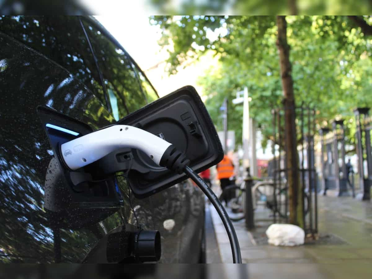 Magenta Mobility launches EV charger to charge 12 vehicles simultaneously 