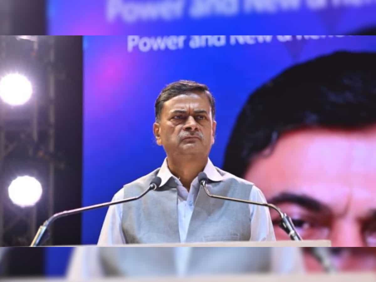 Green hydrogen to be fuel of future: Union Minister R K Singh